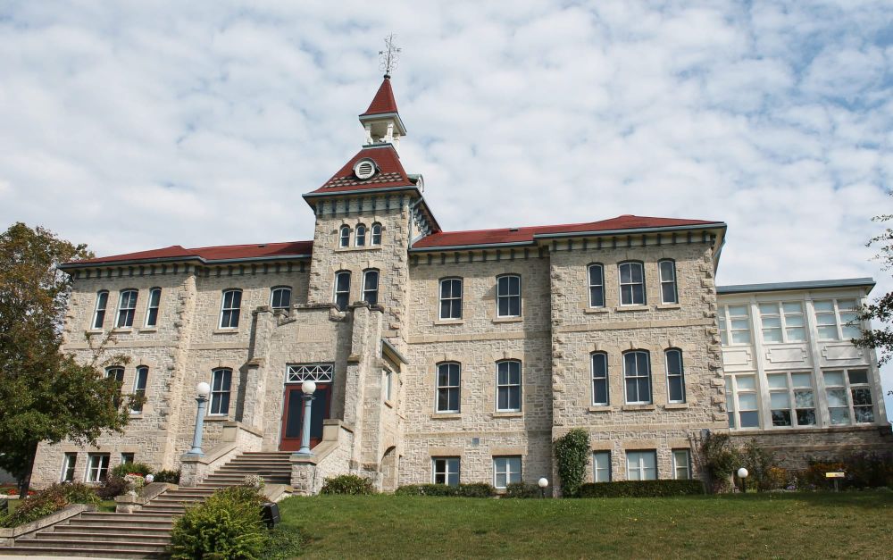 New 'Spectrum' exhibit allows visitors to immerse themselves in world of colour post image