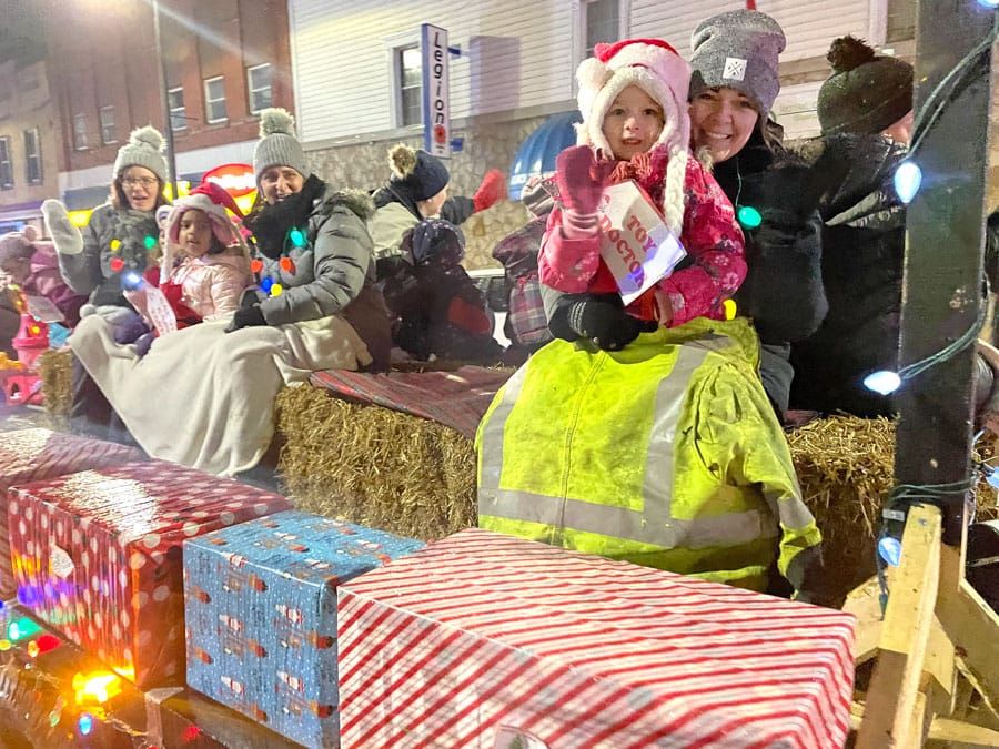 Harriston welcomed Santa Claus to town in grand style post image
