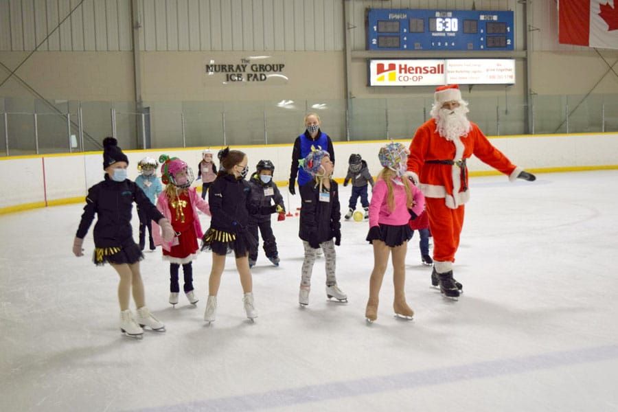 Santa laced up his skates with Drayton and District Skating Club post image