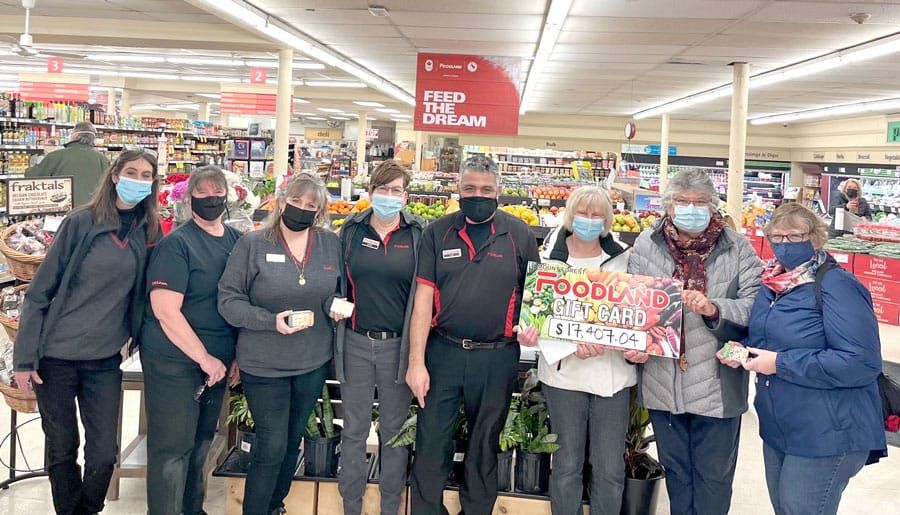 Mount Forest Foodland staff donate to Mount Forest Community Pantry post image