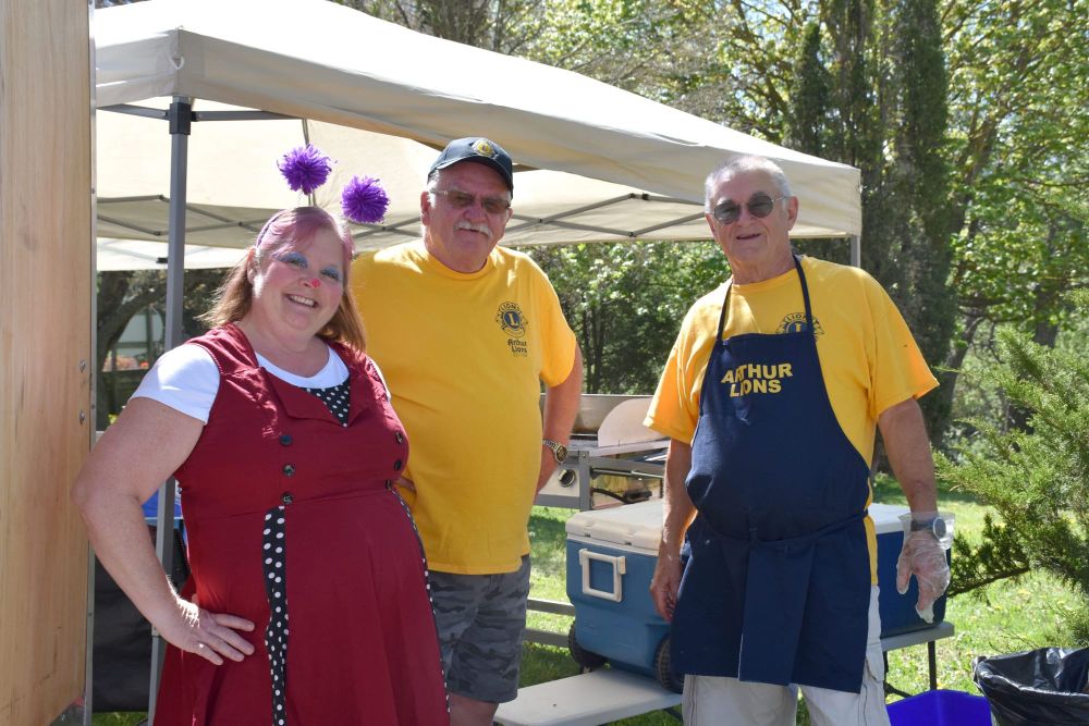 Arthur Lions Club host annual duck race post image