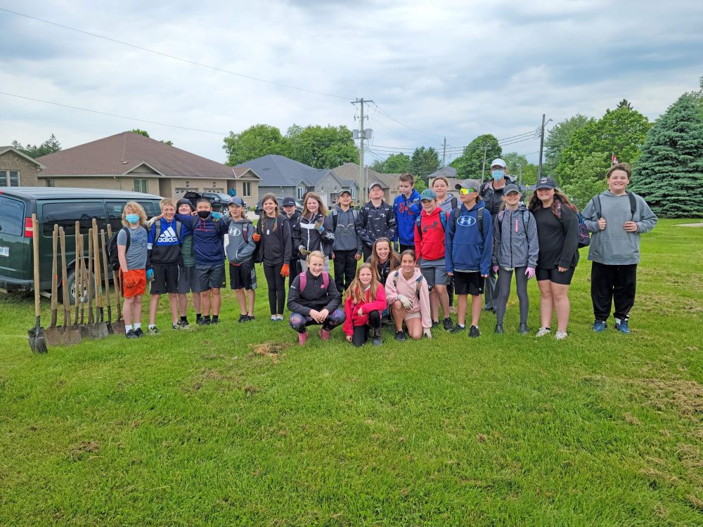 Maryborough Public School take part in Moorefield tree planting post image