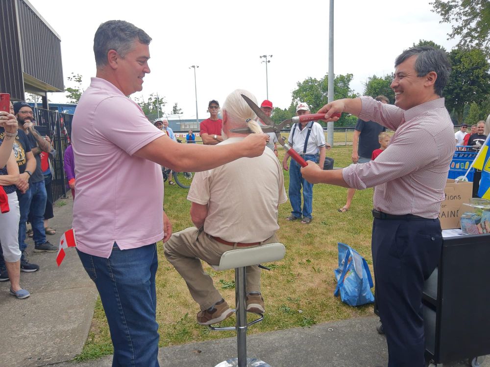 Quick cut raised funds for Ukraine Youth Association and supported Locks of Love post image