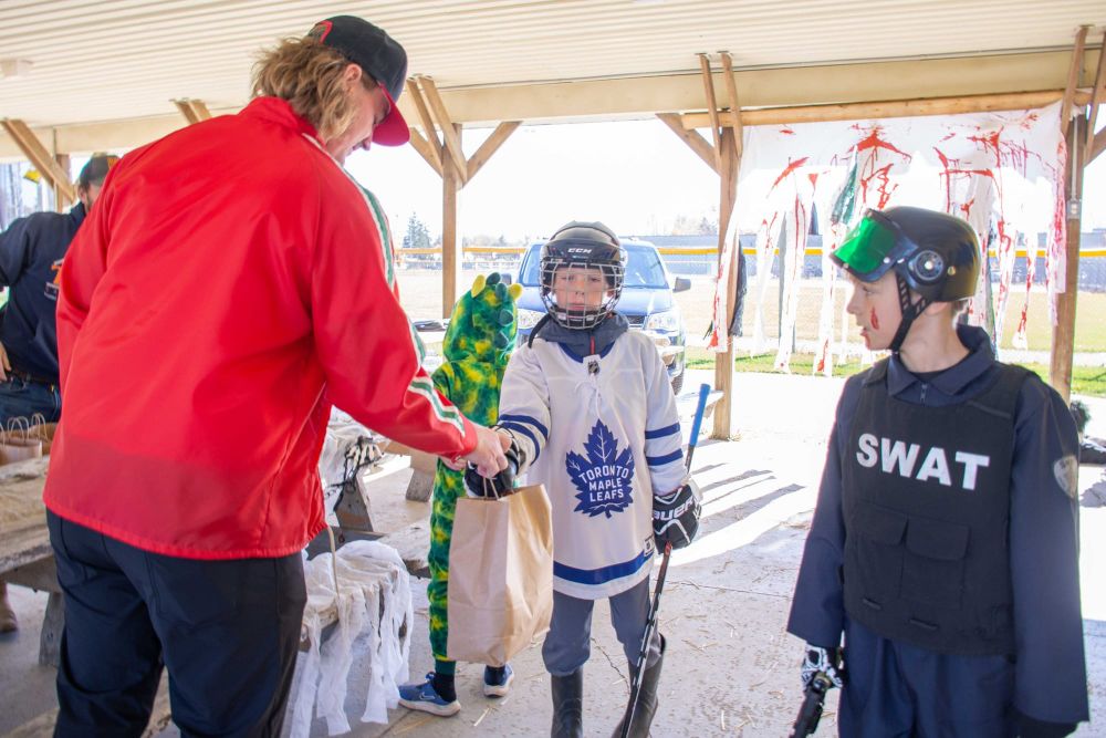 Arthur Optimist Club held Halloween treat bag giveaway post image