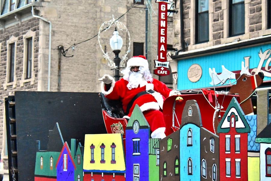 Fergus Santa Claus Parade a hit post image