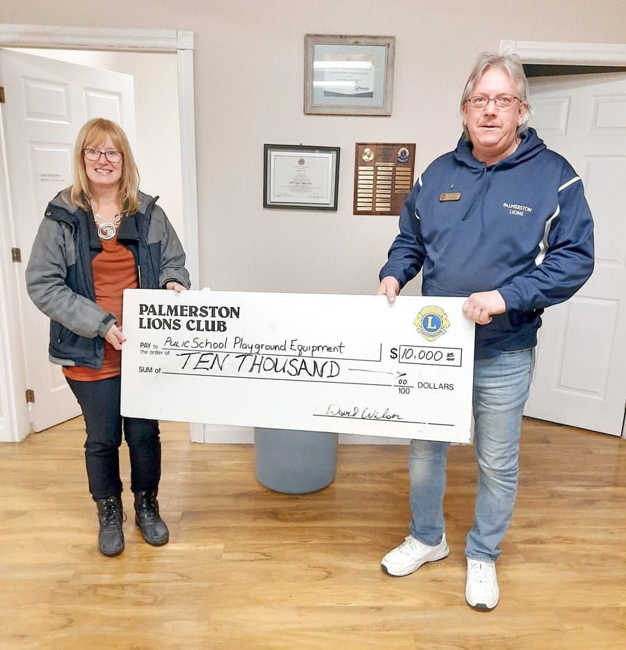 Palmerston Public School Parent Council receive donation for new playground post image