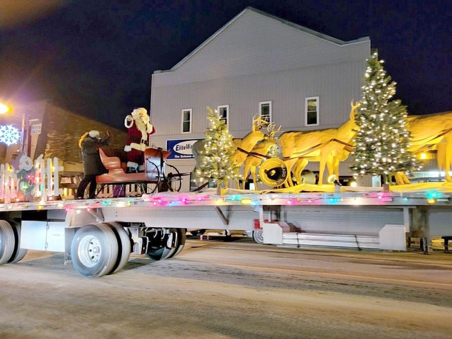 Mount Forest welcomed Santa on Dec. 2 post image