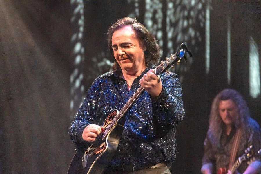 Neil Diamond and Dolly Parton tribute show coming to Fergus Grand Theatre post image