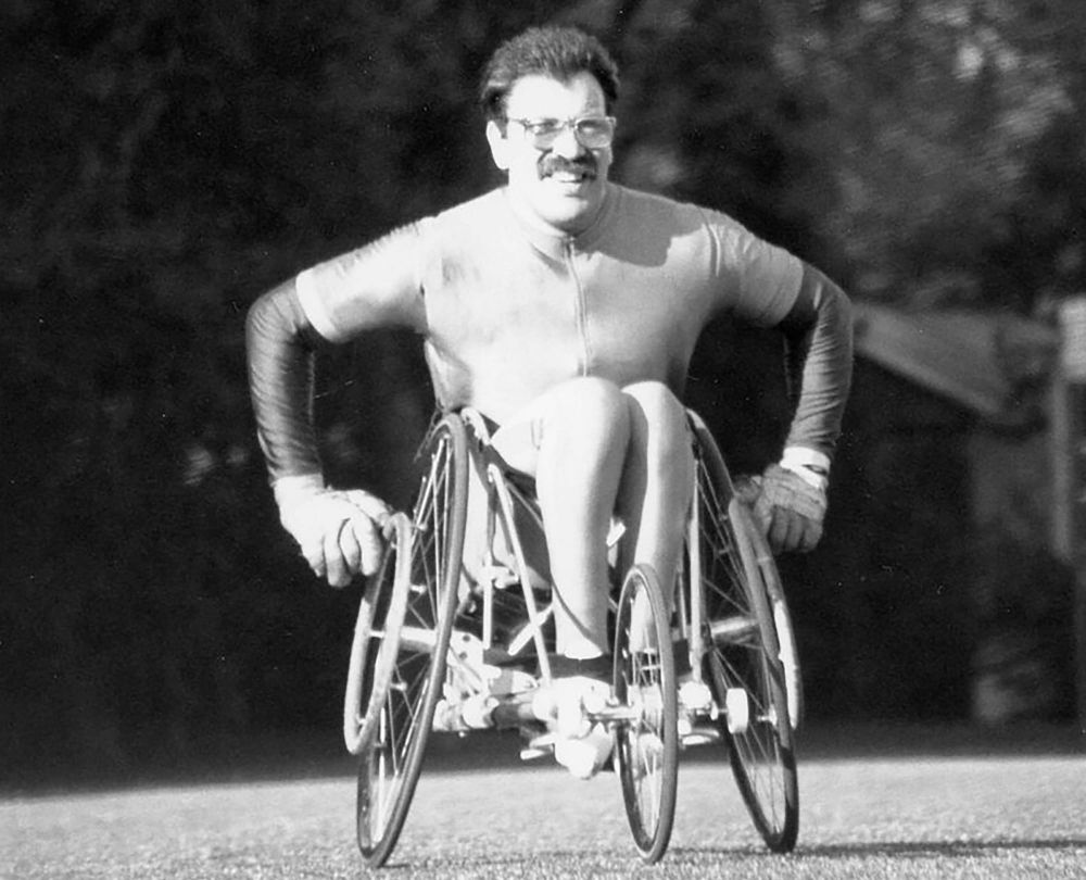 Chris Stoddart holding book signing at Sussman’s in Arthur post image