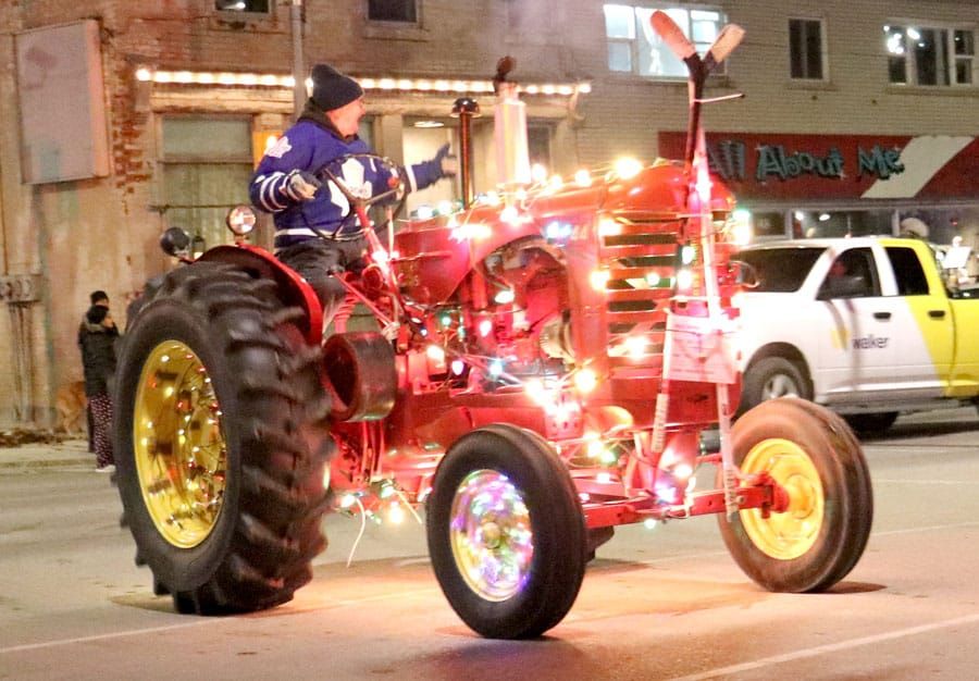 Santa Claus parade brings Hockey Night to Arthur post image