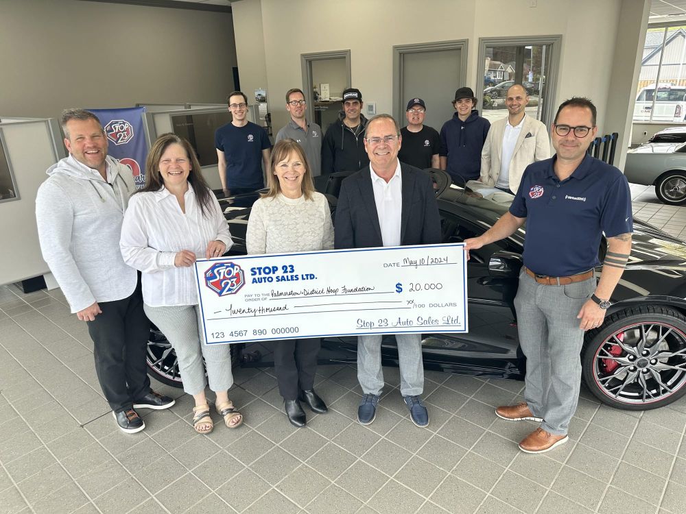 Stop 23 Auto Sales donates to Starlight Gala post image