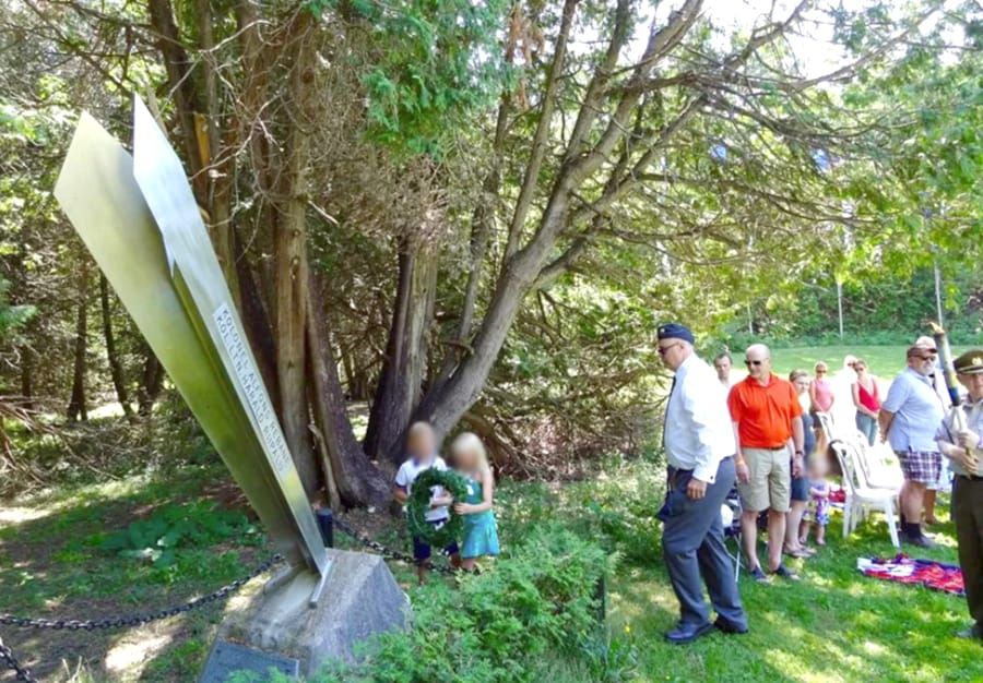 Local Estonian group accused of honouring Nazi monument post image