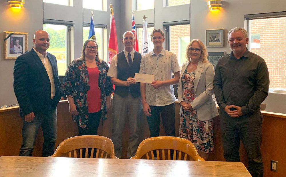 Mapleton council awards $250 athletic bursary post image