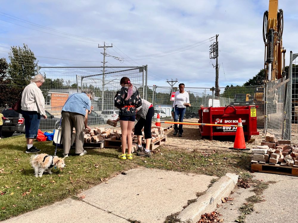 Groves Hospital Foundation’s Pick-a-Brick event a success post image