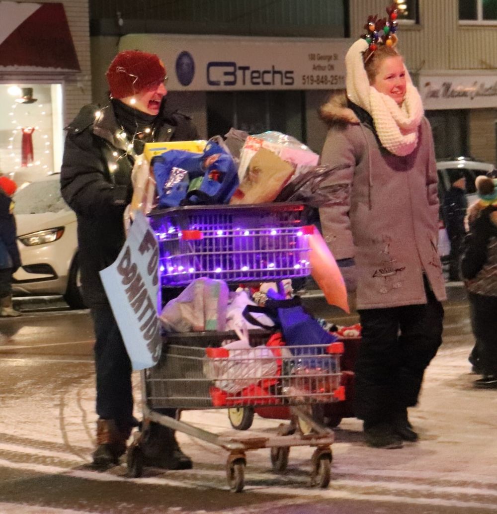 Arthur community lined streets for Santa Claus parade post image