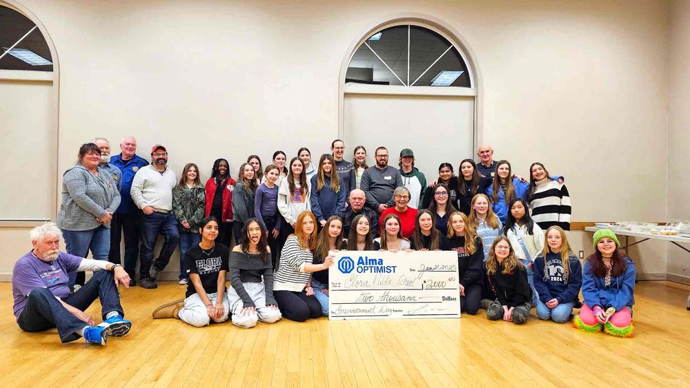 Elora Public School receives $2,000 donation from Alma Optimist Club post image
