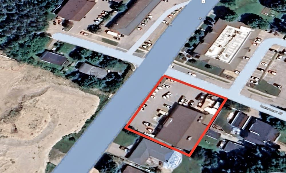 Rockwood Foodland allowed to continue use of outdoor storage post image