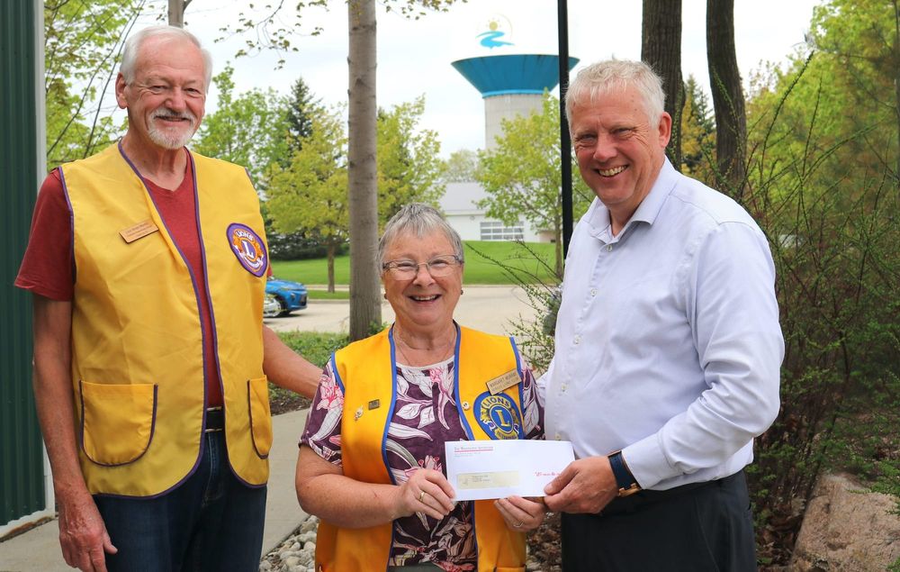 Wellington Advertiser recognizes groups for environmental work post image