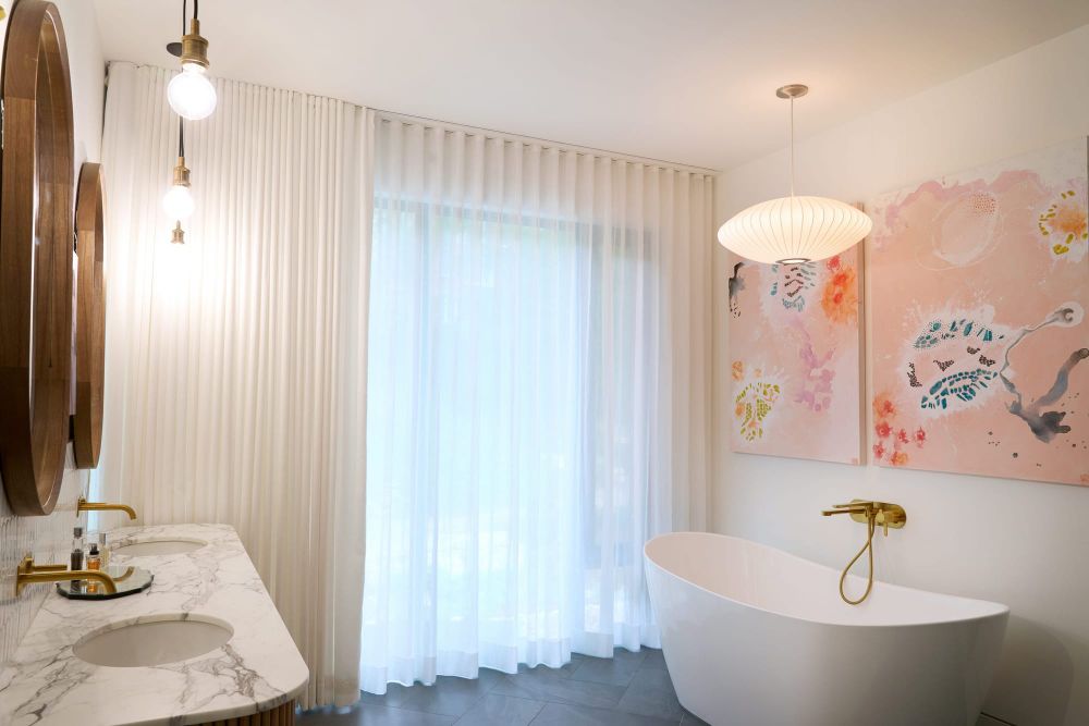 Luisa’s Draperies: What are your windows wearing? post image