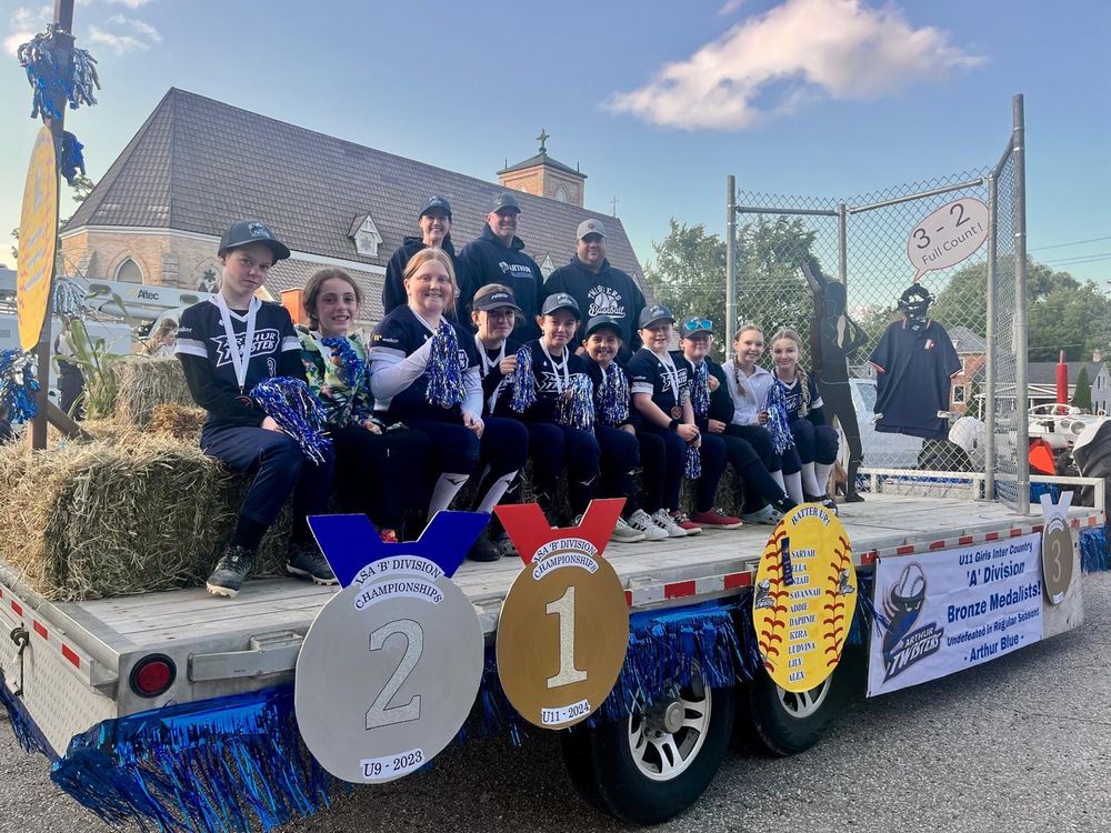 Arthur Twisters Blue U11 girls softball team wins first place in Arthur parade post image