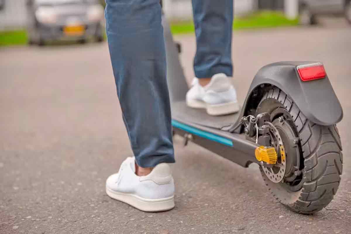 Public health: parents should keep kids off e-scooters post image