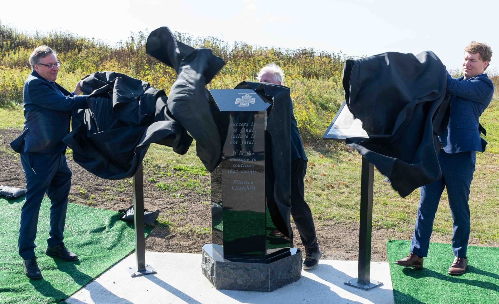Great War heroes honoured at Wellington Place post image
