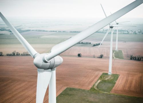 Minto residents hear concerns about proposed wind turbines post image