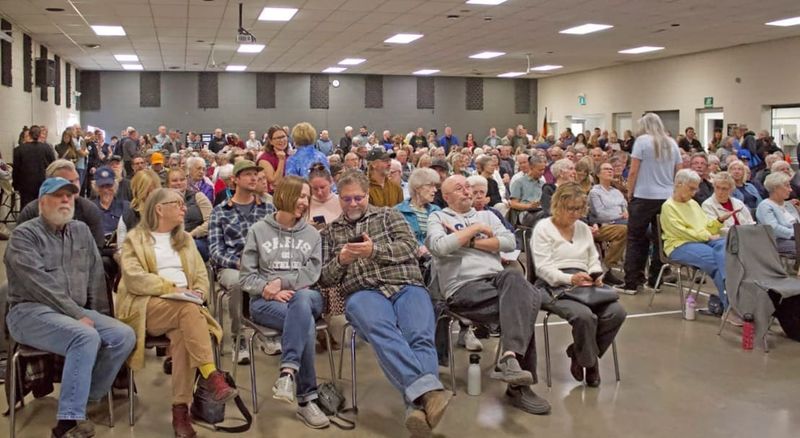 Mayoral candidates divided on strong mayor powers, data centres post image