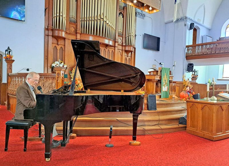 Mid-day Music at Melville returns Oct. 7 post image