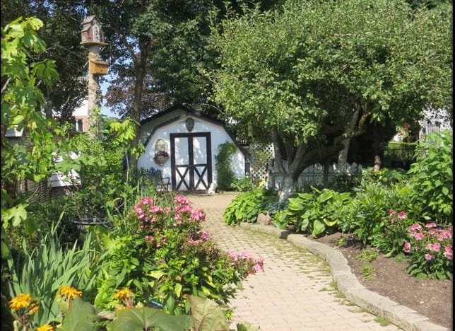 Garden of the Month program still thriving in Town of Minto