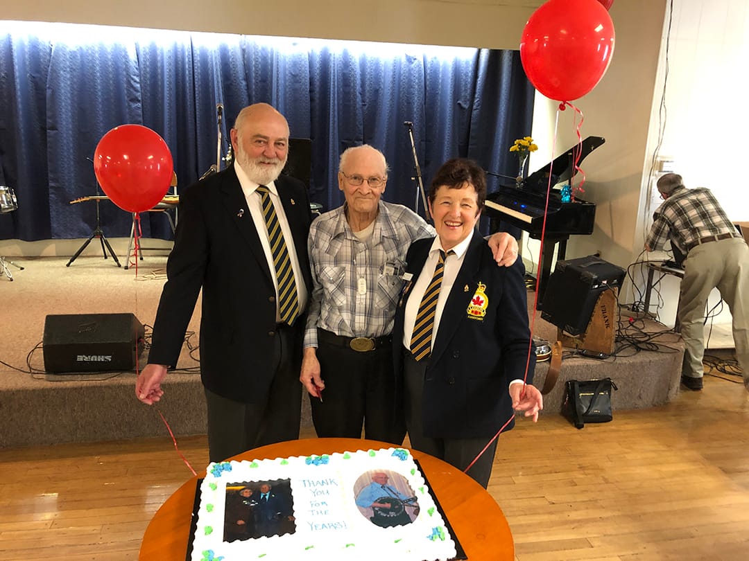 Longtime jamboree organizer Frank Gilbert passing the torch