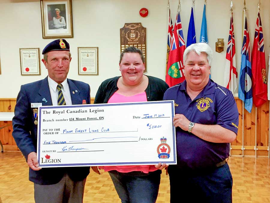 Mount Forest Legion donates $5000 to new Splash Pad