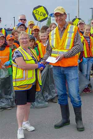 Roadside clean-up brought Fergus Lions  and Marantha Christian School together