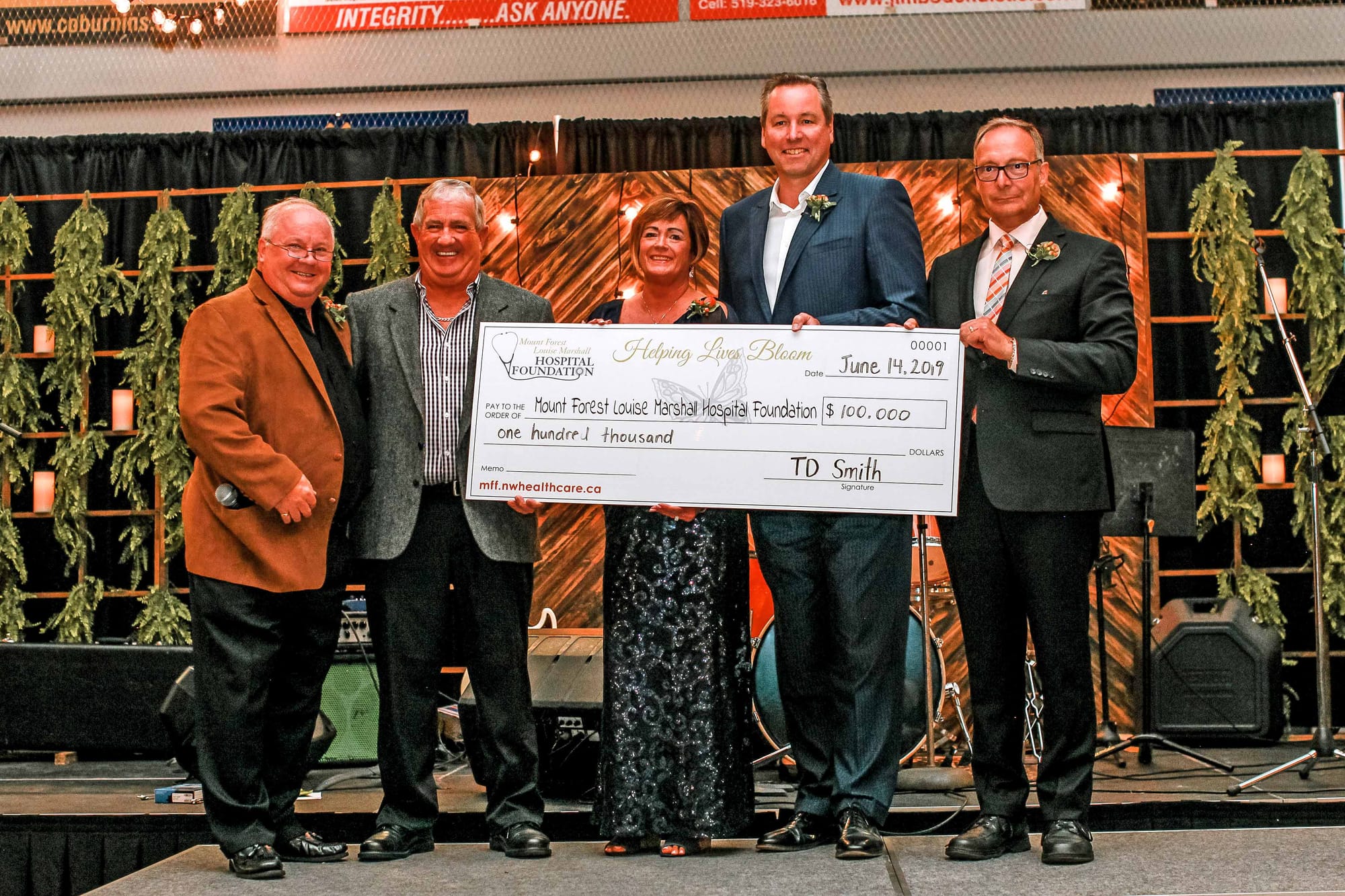 Helping Lives Bloom Gala raises more than $179,000 for Louise Marshall Hospital