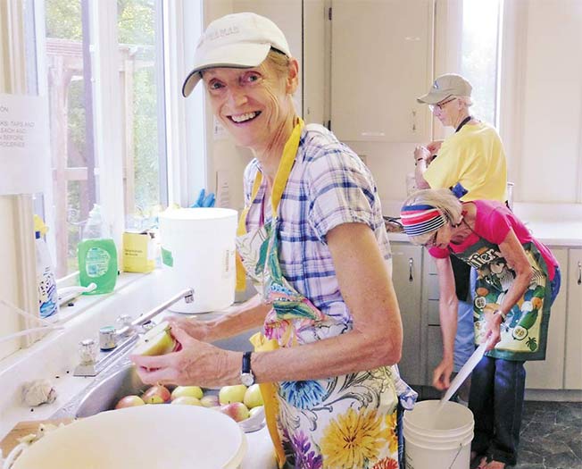 Erin apple crumble fundraiser  to support third refugee family