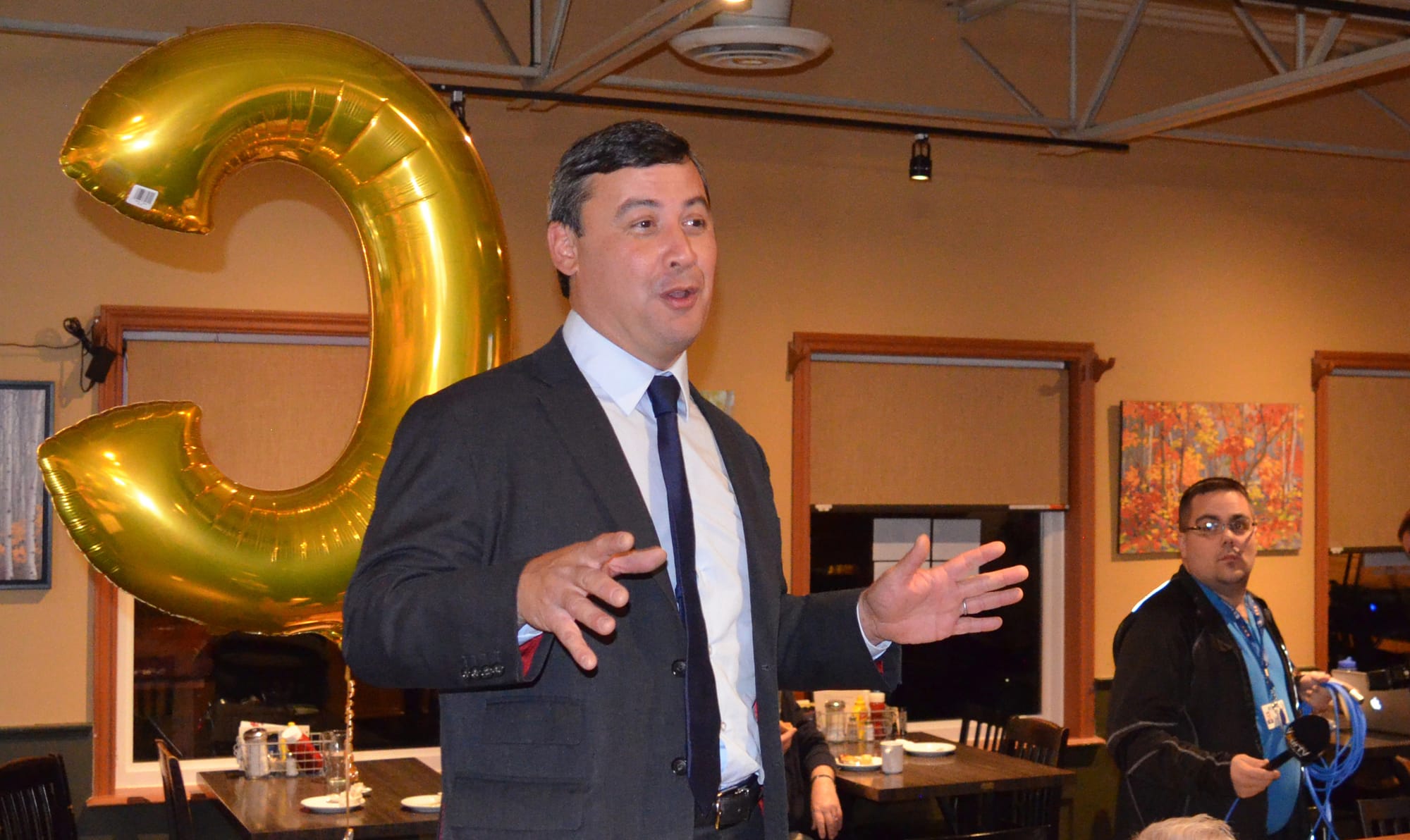 Chong cruises to sixth consecutive victory in Wellington-Halton Hills