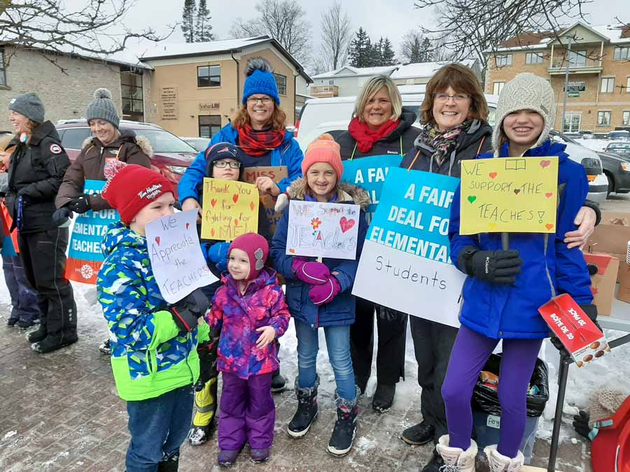 Students show support during ETFO strike on Feb. 10