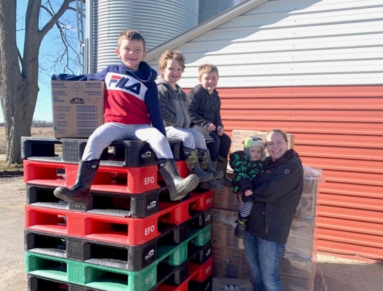 Egg farmers make contribution to food banks, community groups