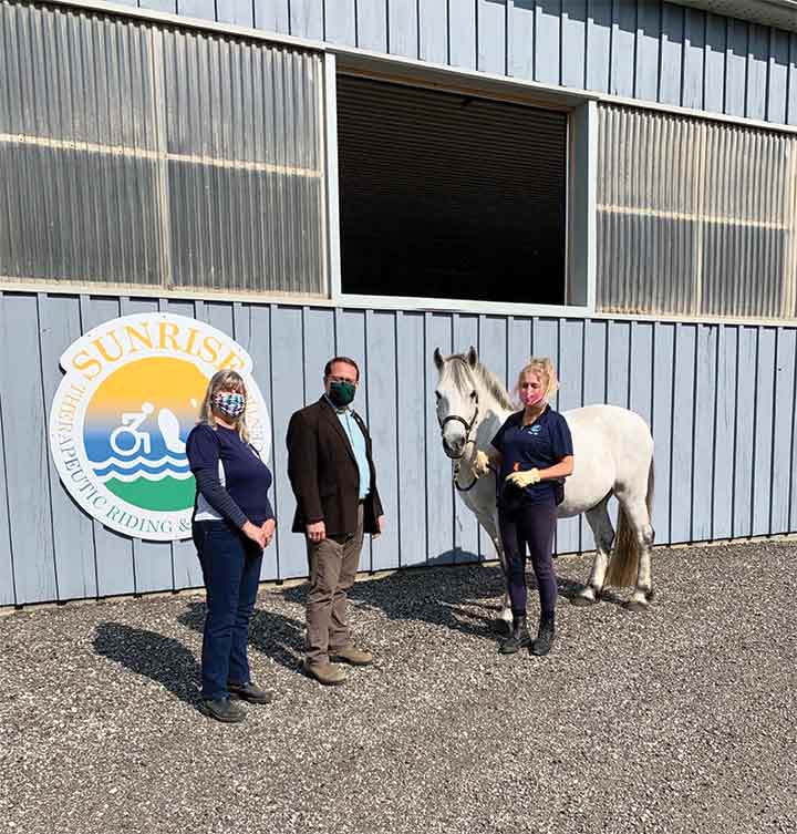 Schreiner pays visit Sunrise Therapeutic Riding and Learning Centre