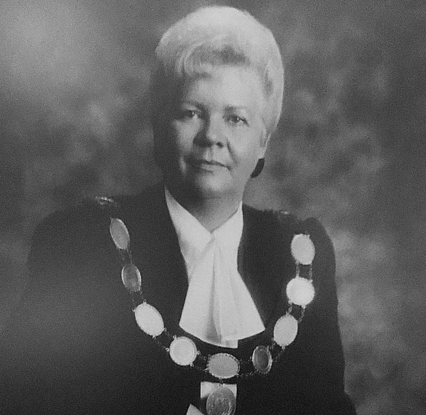 Former warden, Arthur reeve Doreen Hostrawser receives Louella Logan Award