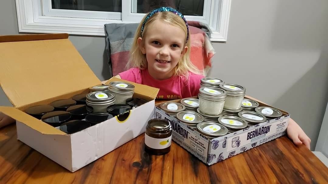 Fergus girl making, selling candles for good cause