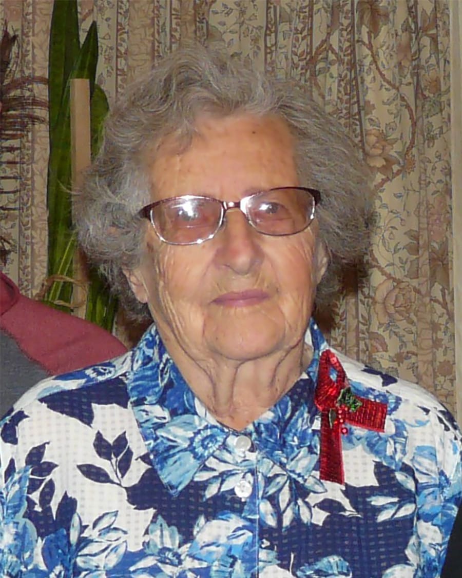 Volunteer Marj Dow steps down from  positions with Fergus District Camera Club