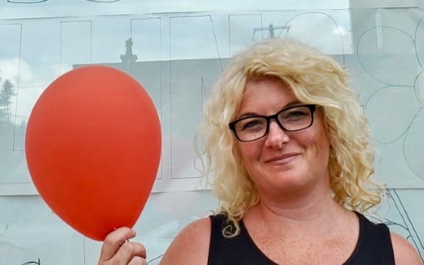 Frustrated hairstylists start Red Balloon Wednesdays reopening campaign