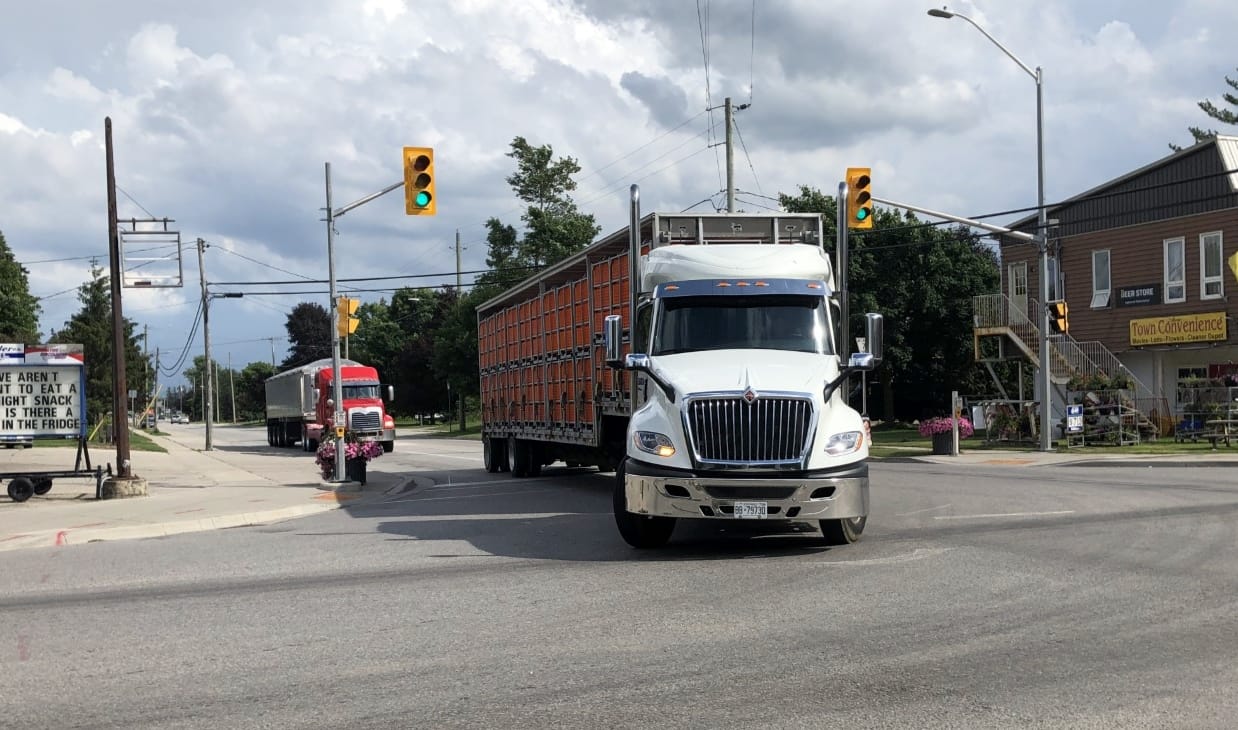 Mapleton council passes motion objecting to alternative truck route