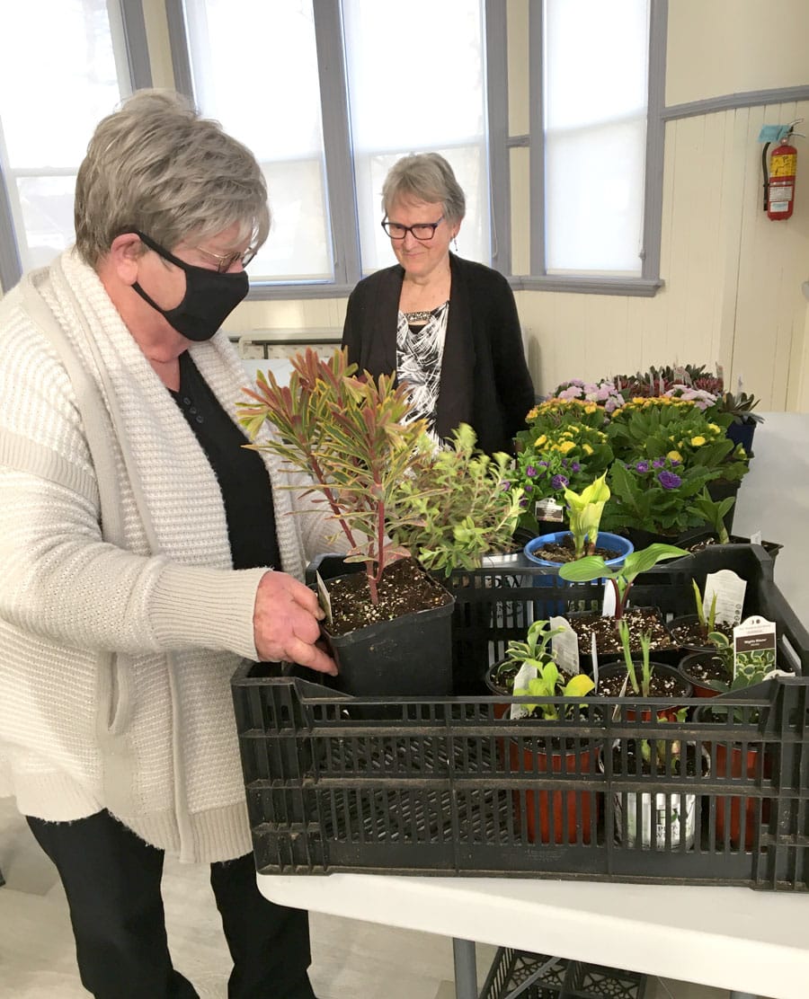 Horticultural society finds success with Think Minto First program
