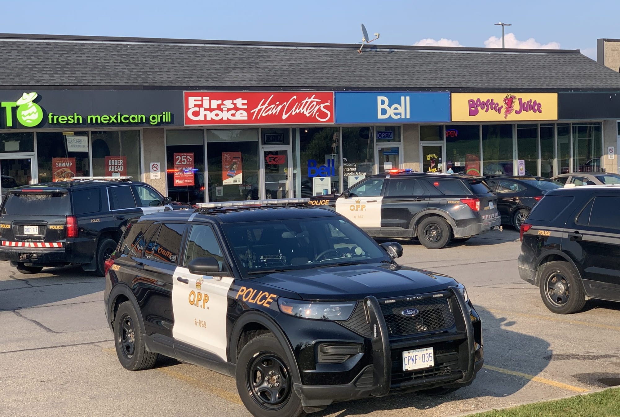 Bell store in Fergus robbed at gunpoint
