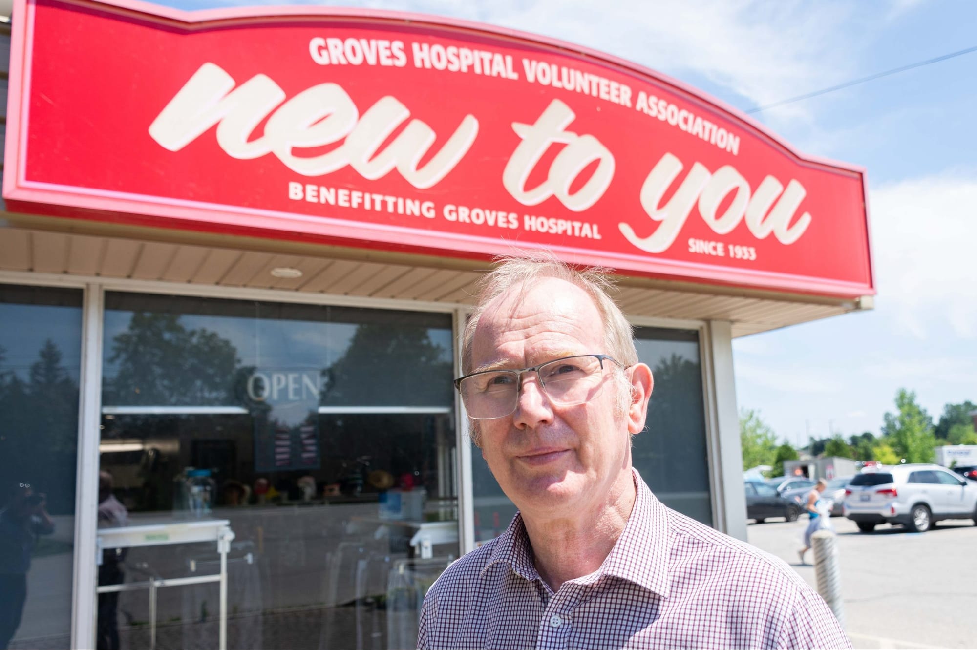 Hospital volunteer association planning land sale to developer