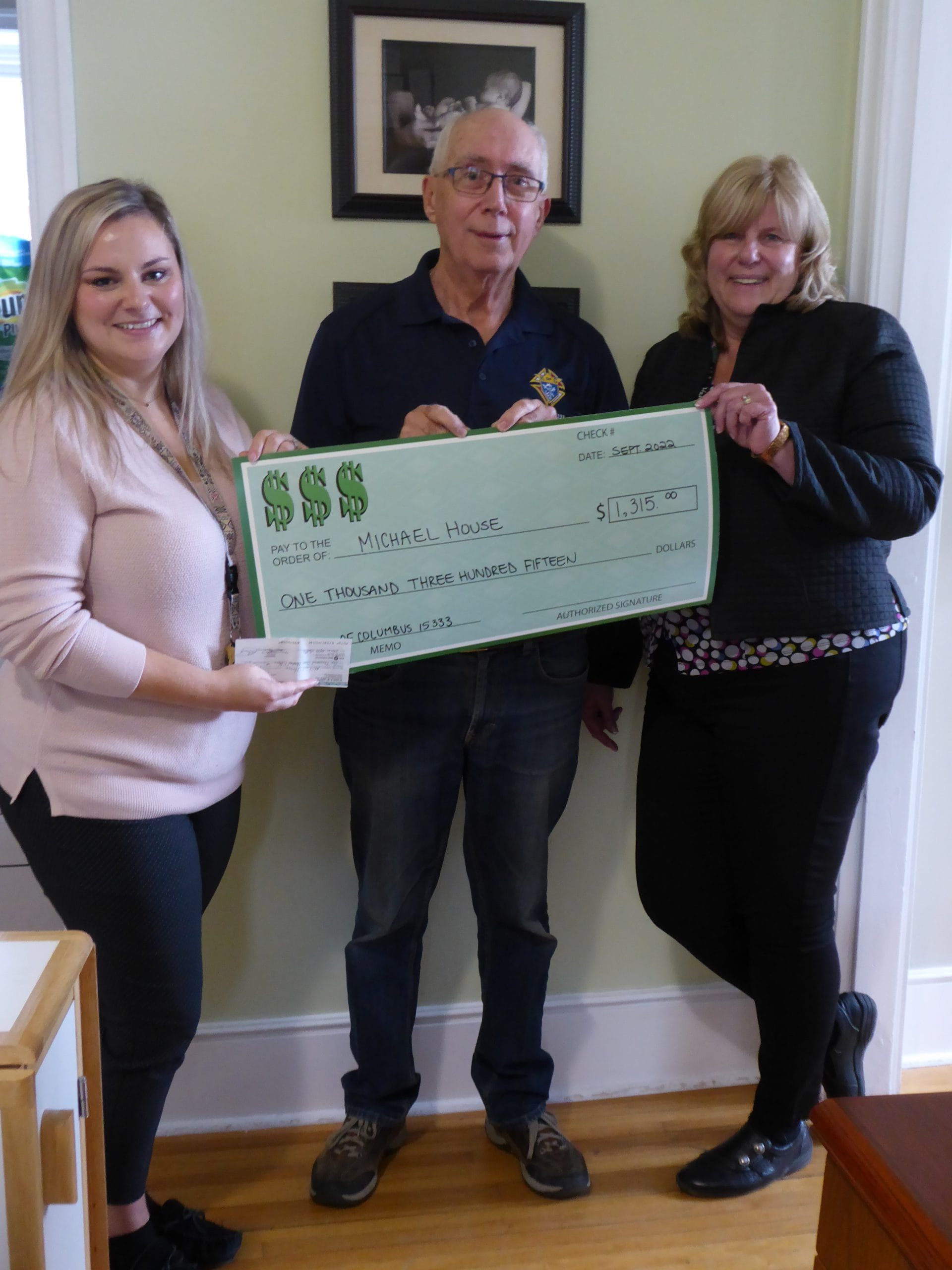 Knights of Columbus makes donation to Michael House, Guelph