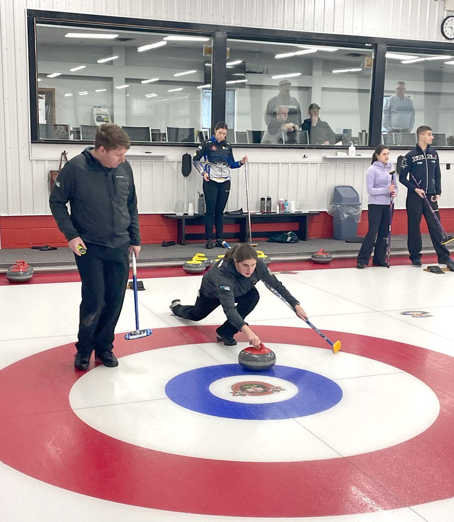 Mixed doubles bonspiel in Arthur an international event
