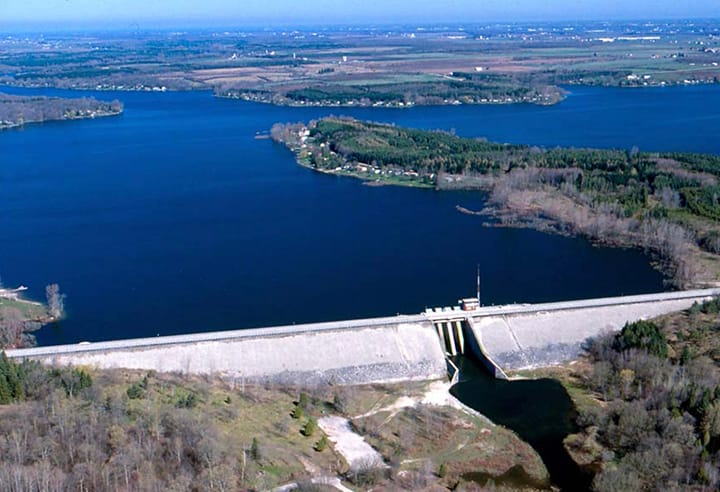 Warning booms and buoys being installed at GRCA dams